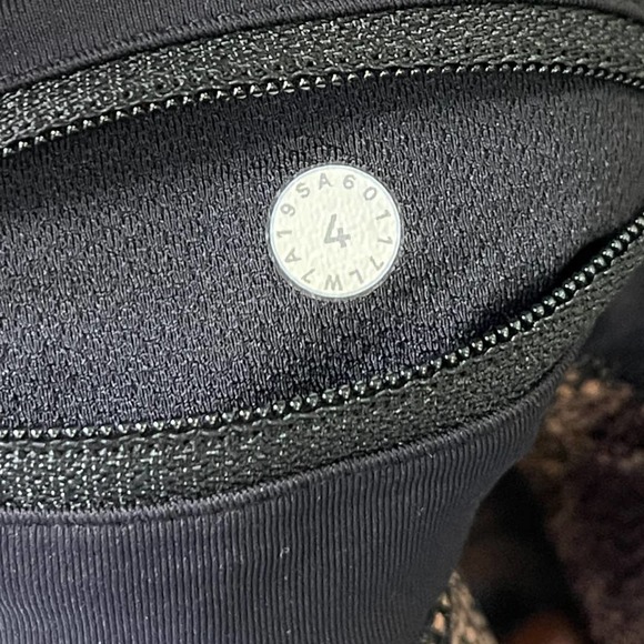 Lululemon Speed Short 4 Way Stretch *2.5" 4 Chakra Print Henna Black Running - Picture 4 of 6